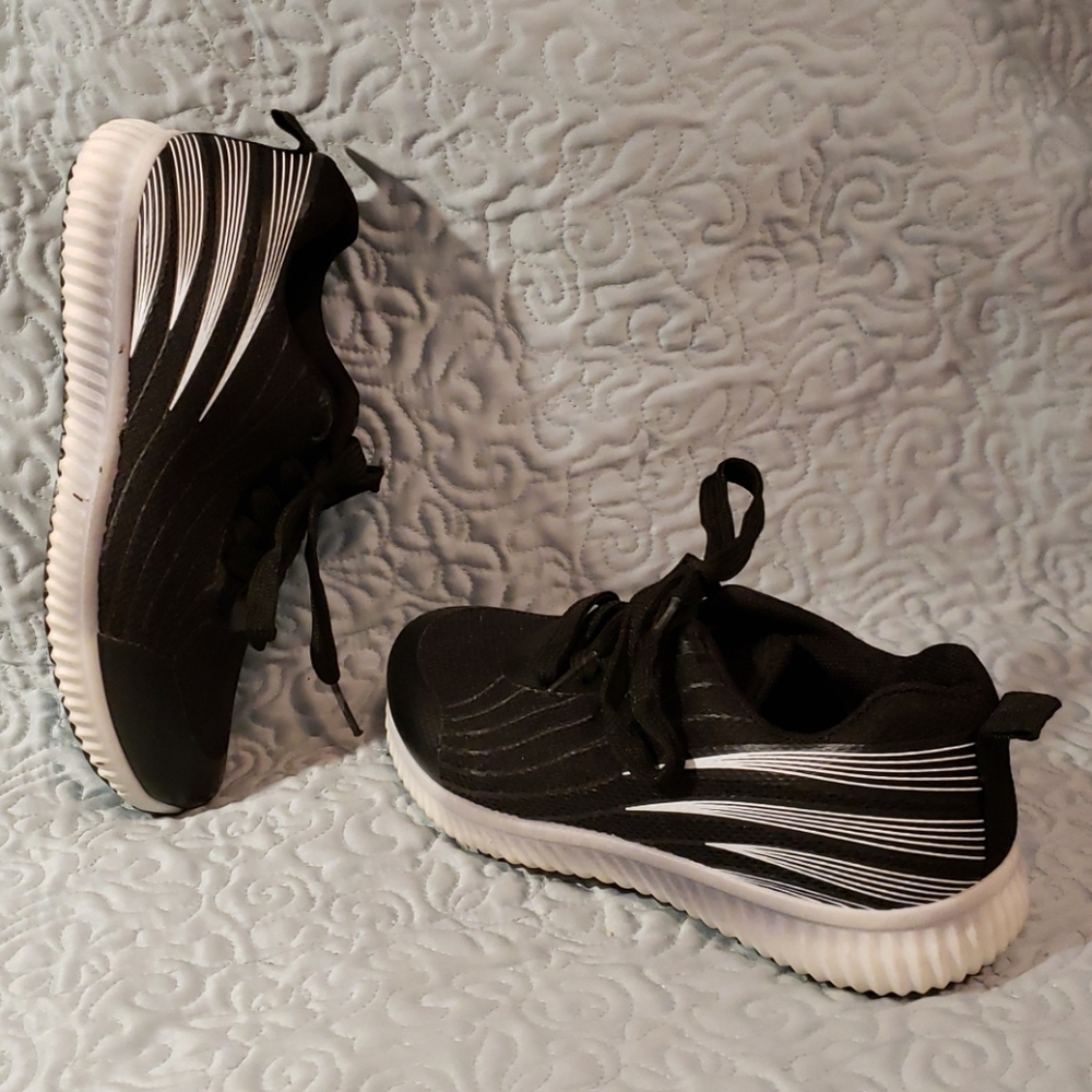 Joseph Allen Kids Sz 2 Sneakers